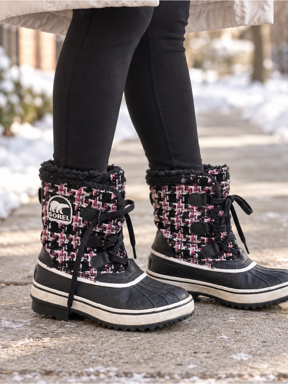 SOREL Tivoli Tweed Plaid Snow Boots Pink Black Waterproof Size 7
